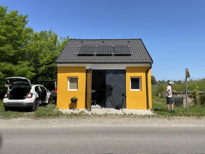 UZ Lab nach der Renovierung mit Photovoltaik